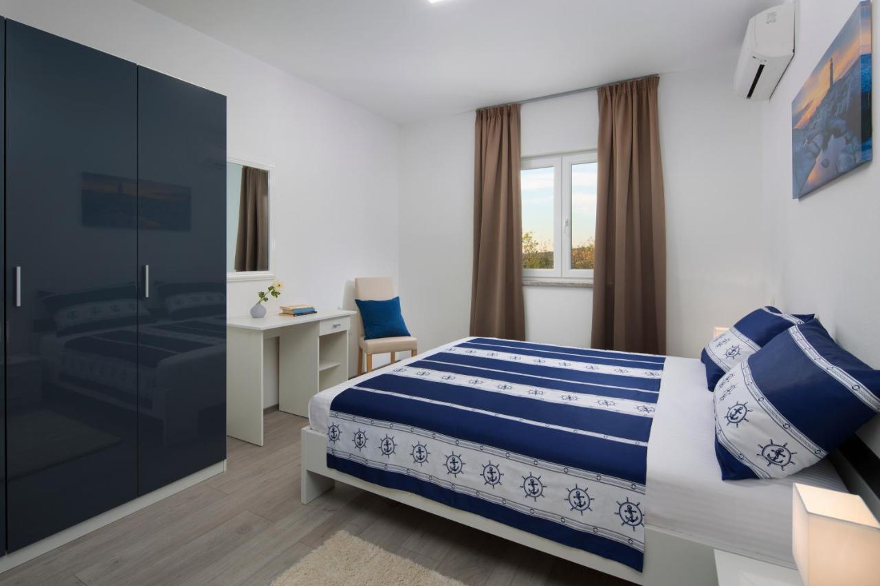 Villa Bella Vista Koromačno Exteriör bild
